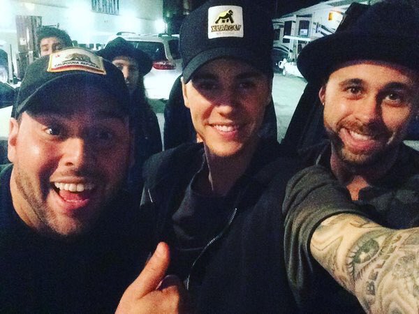JustinCrewESP's tweet photo. Justin y Scooter después de su presentación en The Voice https://t.co/7WjEEsy1uo