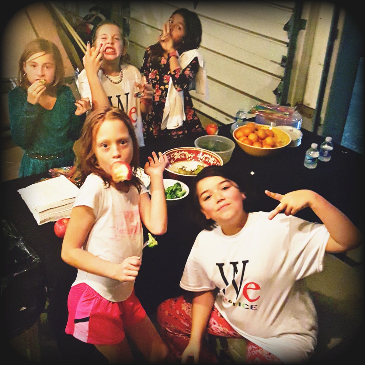 Dancing and having some healthy yummy food is a great way of starting and ending the day!facebook.com/wedance365/