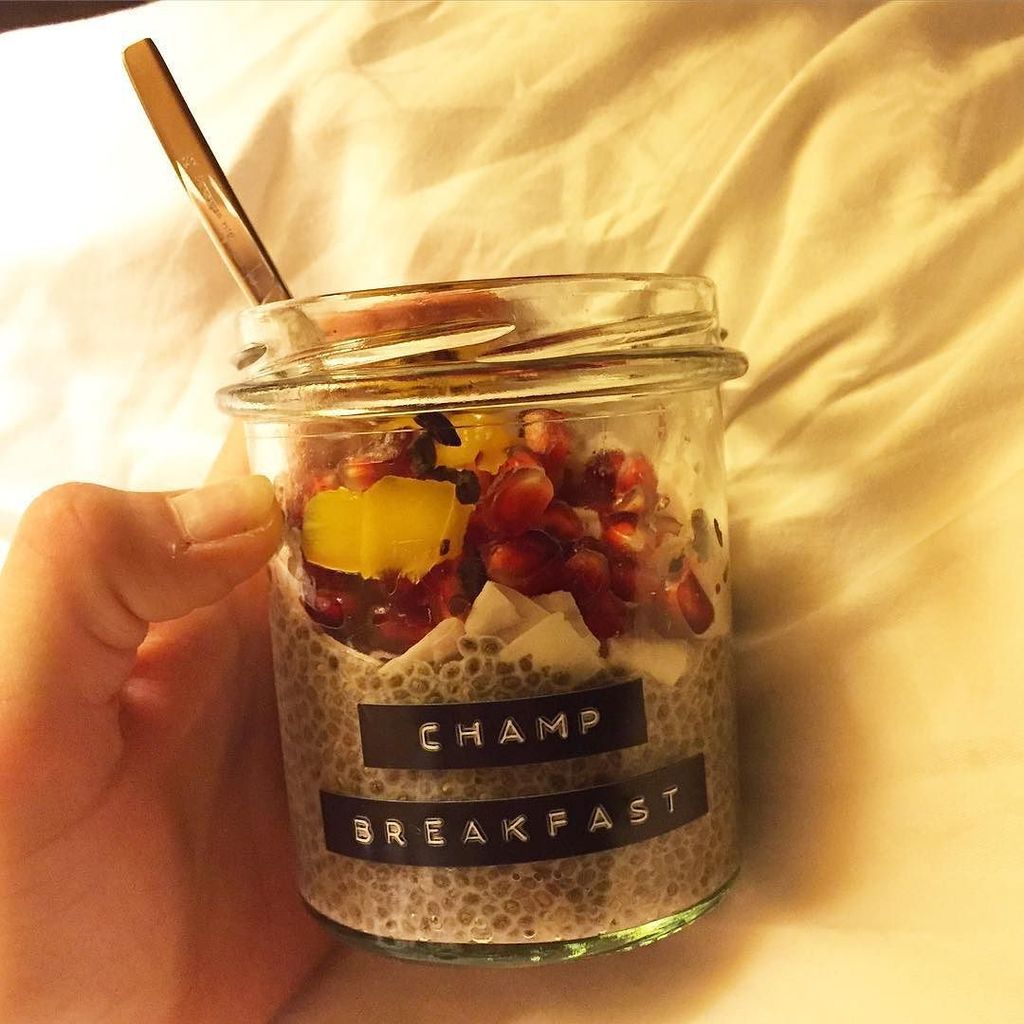 joannamma's tweet photo. Only two hours sleepπ Jet lag is killin'meπ΄ #champbreakfast π #jetlag #healthy #breakfast β¦ https://t.co/uM9kZODYJm https://t.co/OQ8PoGTuXJ
