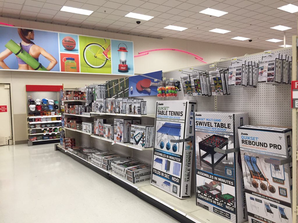 lewmeg2's tweet photo. Ready for Santa to shop! #go sales @detroitswan @ContrucciJoe @AultMatt @TargetEryn https://t.co/buldfSpxXu