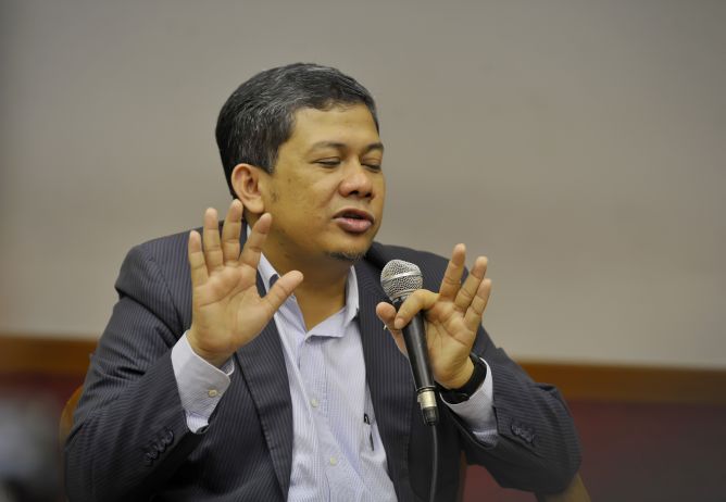 Metro_TV's tweet photo. Fahri Tuding Pemerintah Terlalu Campuri Urusan DPR https://t.co/BNZvW1aA4i https://t.co/443BCVuB0c