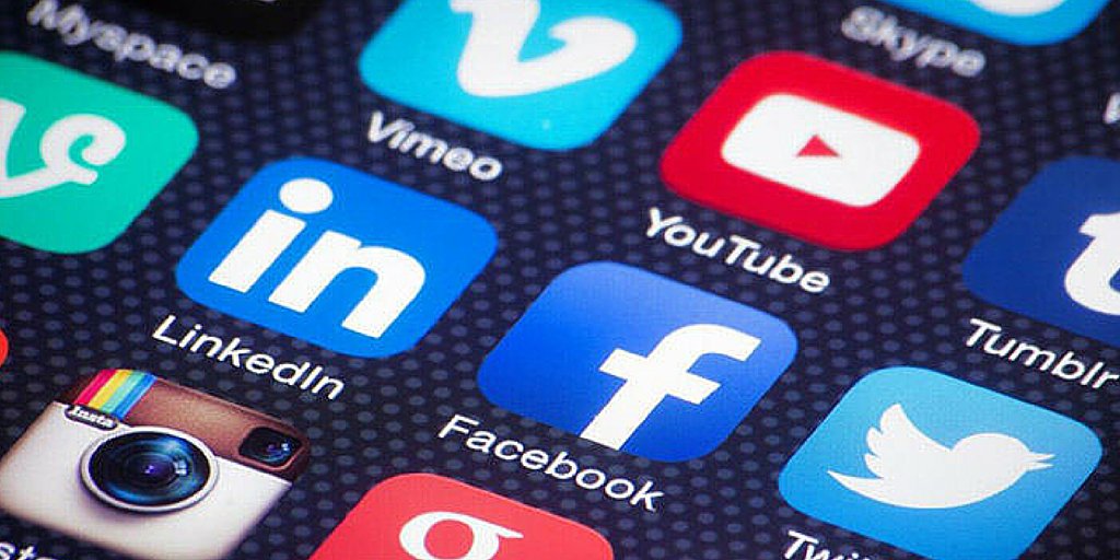 TheDrum's tweet image. New data protection rules could see under 16s banned from social media and email goo.gl/IBx9To