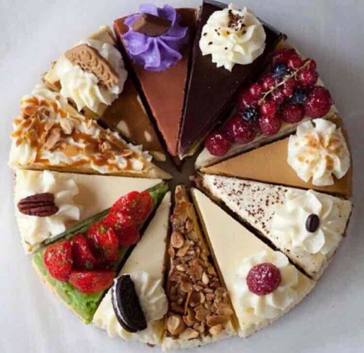 للصباحات الطريَه قالُب گعگه
فاخره كرائحة القهوه
فاتنه كجدائل طفله وأحمرِ أنثى
صَــبــاح الغــيــوم البـارده‍🌹💕