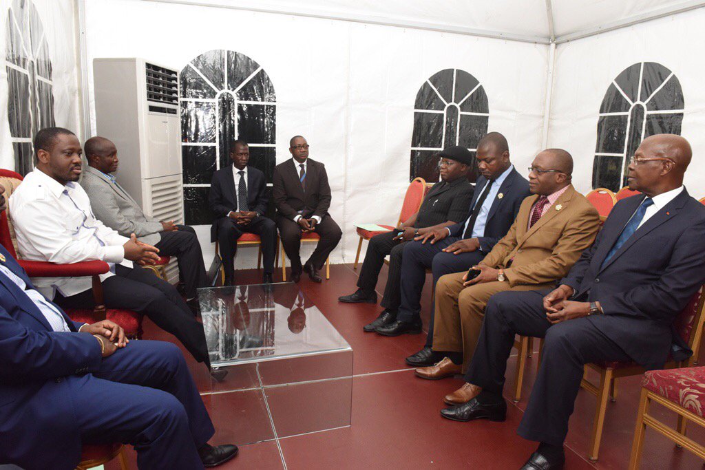 SOROKGUILLAUME's tweet photo. Les Présidents des Groupes Parlementaires (Pdci,Udpci,Dialogue,Espérance) pr marquer leur indignation face à l'abus https://t.co/jrVIDKvudw