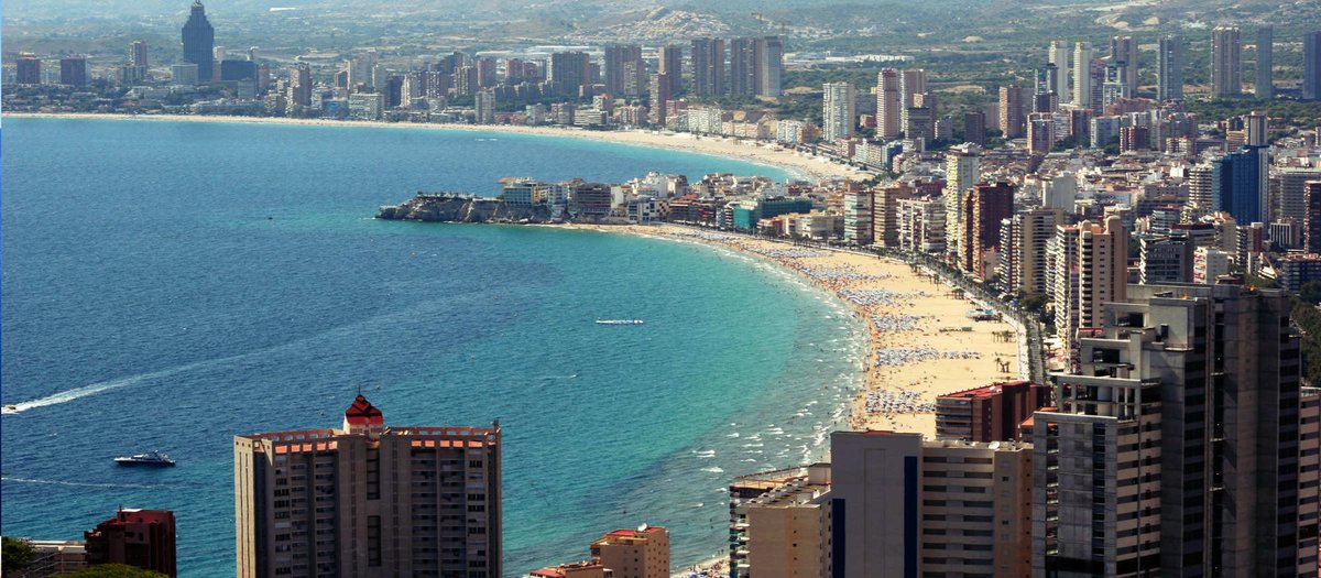 Turismo_Com_Val's tweet photo. Guía práctica sobre #Benidorm https://t.co/88qaRfucil https://t.co/h0e6QtR3s5