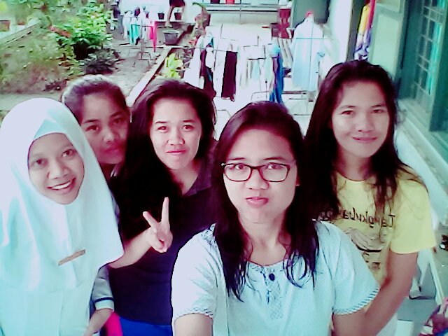 li_ting26's tweet photo. Qory ,Maria, Juliana , Nurindah , Irene {} https://t.co/Dub6gPggmn
