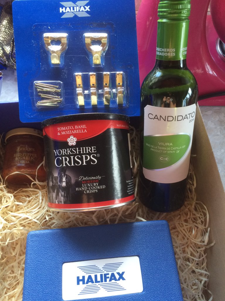 Gazbraithwaite's tweet photo. What a lovely touch from @AskHalifaxBank π
#movingingift #thankyou https://t.co/pjssrayPzX