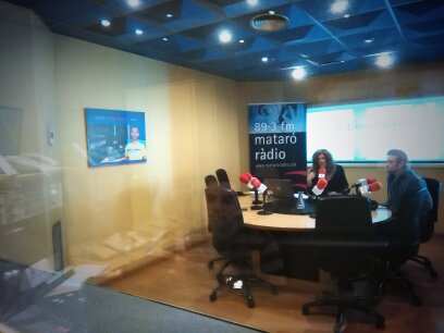 xavicanet's tweet photo. Hoy vamos de promo con @johnaskerOF... Visitamos los estudios de @mataroradio "Viu la vida" #NoPromoNoParty https://t.co/2JY2b6xDKT