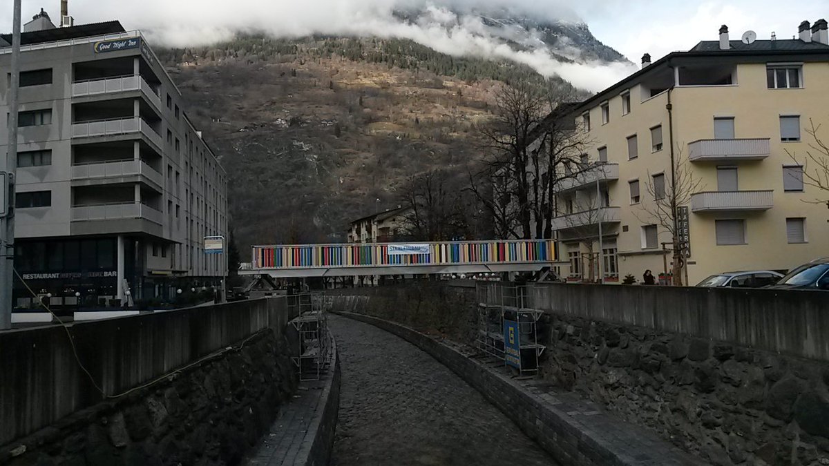 ritschie_ch's tweet photo. Die neue Brücke über die #Saltina zwischen #Brig und #Glis ist da! https://t.co/O2v1JCzxTT