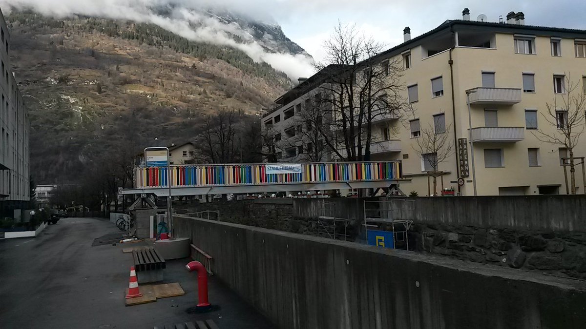 ritschie_ch's tweet photo. Die neue Brücke über die #Saltina zwischen #Brig und #Glis ist da! https://t.co/O2v1JCzxTT