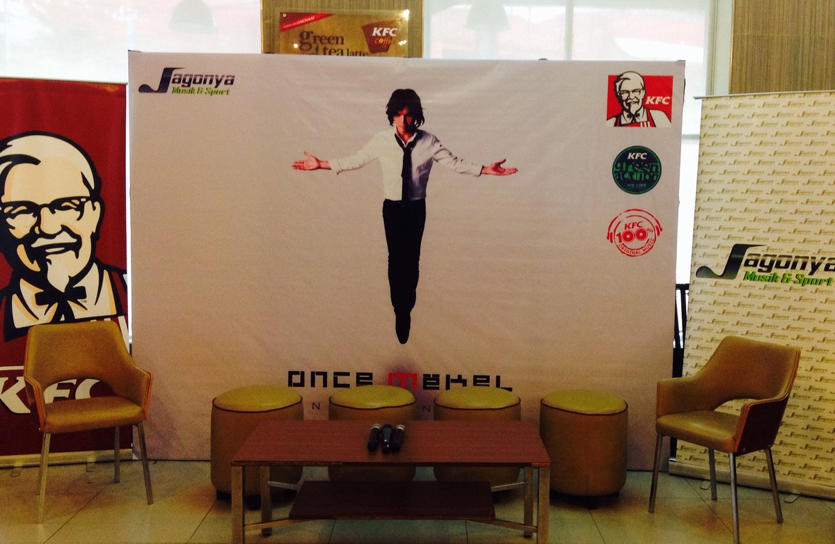 KFC Indonesia (Jagonya Ayam!)🔥 (@kfcindonesia) on Twitter photo Acara presscon dan launching album <a href="/ONCEmkl/">Once Mekel</a> "INTRINSIK" di KFC Kemang sebentar lagi dimulai nih. Acara presscon dan launching album <a href="/ONCEmkl/">Once Mekel</a> "INTRINSIK" di KFC Kemang sebentar lagi dimulai nih.