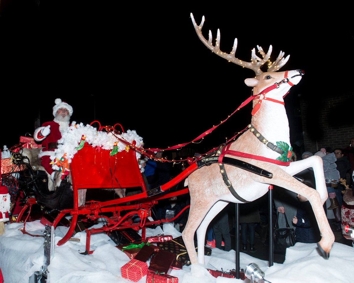 AsdaPudseyStore's tweet photo. Santa arrive's today at @AsdaPudseyStore, every day till the 21st. Come down and meet him, I can't wait so excited. https://t.co/gSeAnpIZdM