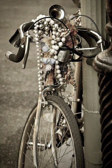 e_kanape's tweet image. BBC: Bicycle 'should win Nobel Peace Prize'
bbc.com/news/world-eur…

e-kanape.lt - Reflective streetwear