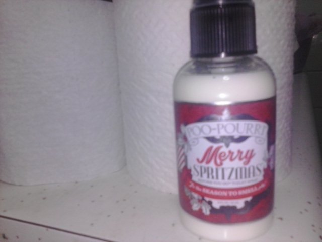 ZymeenAOC's tweet photo. Got the #merryspritzmas from @PooPourri #everbodypoops #delighted #scents #potty https://t.co/mKNVkM0oVb
