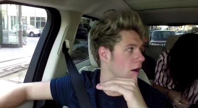mn723_1D's tweet photo. Harry髪の毛くしゃくしゃやる癖直らないね😂😂😂😂
貞子だよ貞子😂😂😂😂

#VideoMTV2015 One Direction https://t.co/aevYLJv0DE