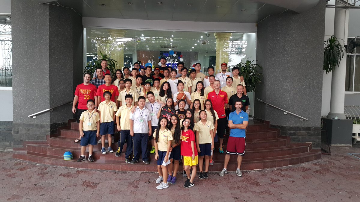 Quangn88143's tweet photo. The Saigon Heat came out to give pointers to our AIS students. #aisvnrocks #amisvnfun https://t.co/sR1CGkUMzh