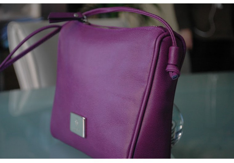 LUGADAbags's tweet photo. Nuevos modelos disponibles DAYA, IKA, LUNA.
Le hará mucha ilusión recibir su #Lugada bajo el árbol! #bolso #moda https://t.co/rZensreh7I
