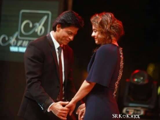 ImLoverBoySagar's tweet photo. Aww 😍😚
Love is in The Air 💑💞
They Enjoy The Moments With Eachother ☺😊
 #दिलवाले_दो_दिन_बाद ✌❤
@iamsrk @KajolAtUN 💑💝 https://t.co/nyLm1XT5Id