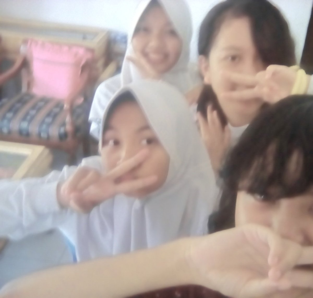 Dari depan ke belakang: Minah, Sojin, Hyeri, Yura

#Minah