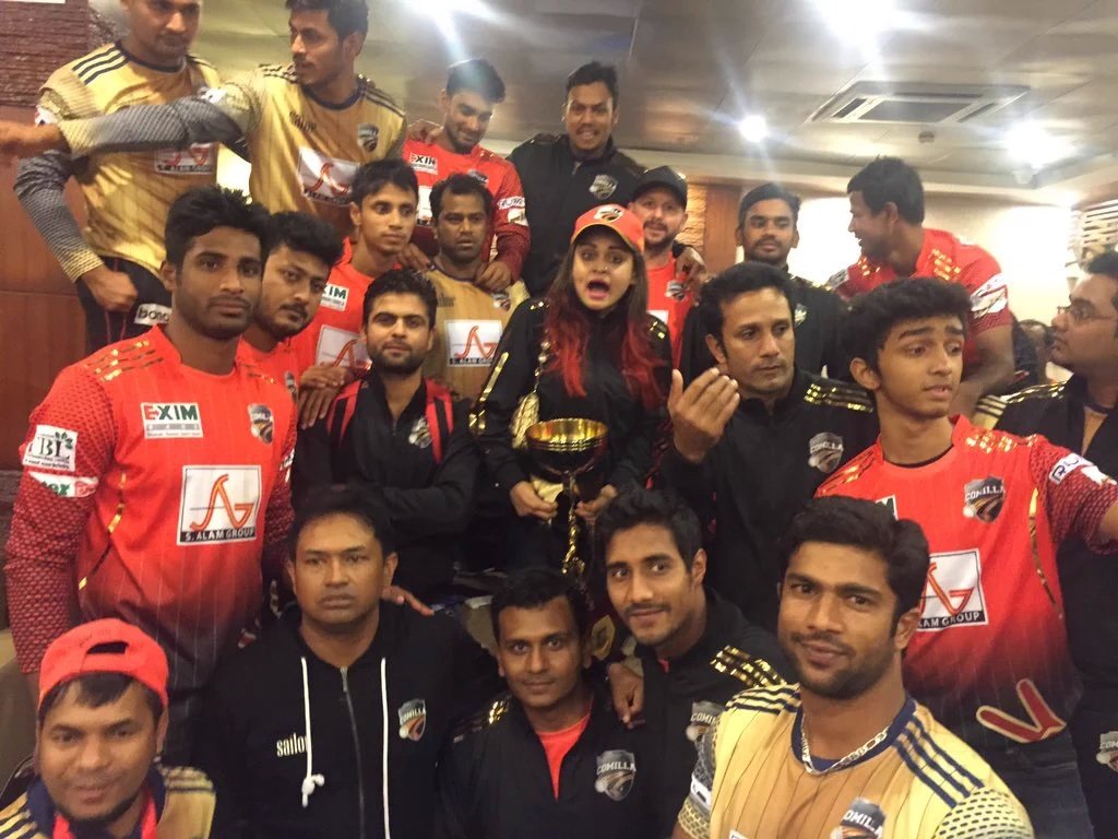 pctsupporter_'s tweet photo. "@mehak_shahid19: #Celebration after match 🙌🙌
#comillavictorians
#BPL3Final #BPL2015 #BPLT20 https://t.co/2zDNmSkIX1"