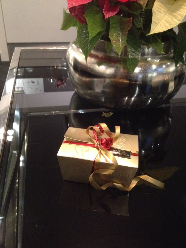 Blijft erg leuk en vooral lekker. De waardering/tevredenheid van een klant uitgedrukt in bonbons. Mirjam bedankt!