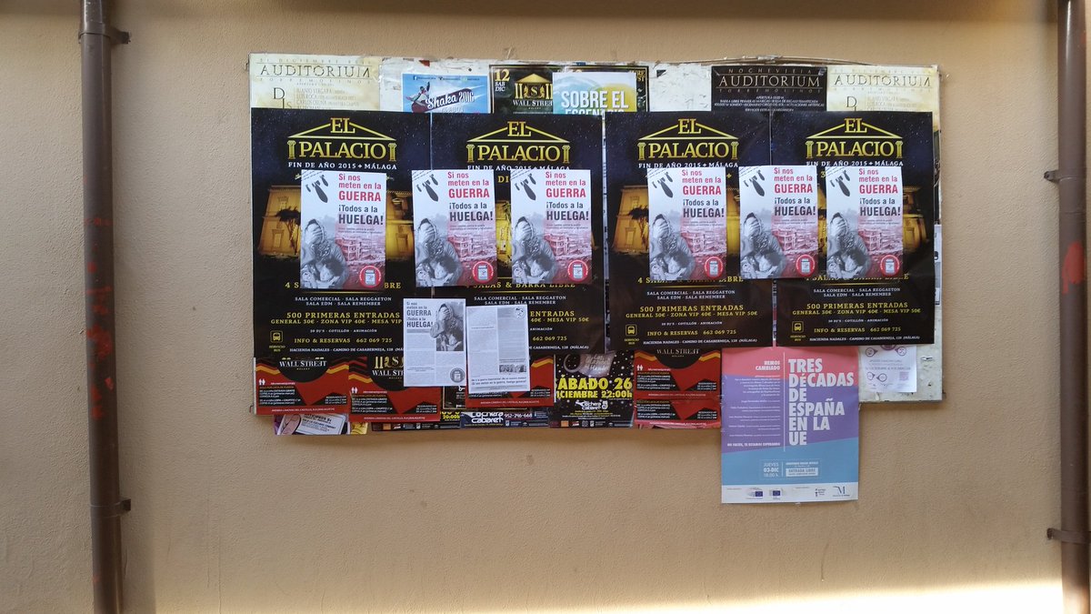 SEAndalucia's tweet photo. Pegada de carteles en la #UMA Si nos meten en la guerra todos a la huelga!! @podemosmalaga @agarzon https://t.co/4kJupYQUFY
