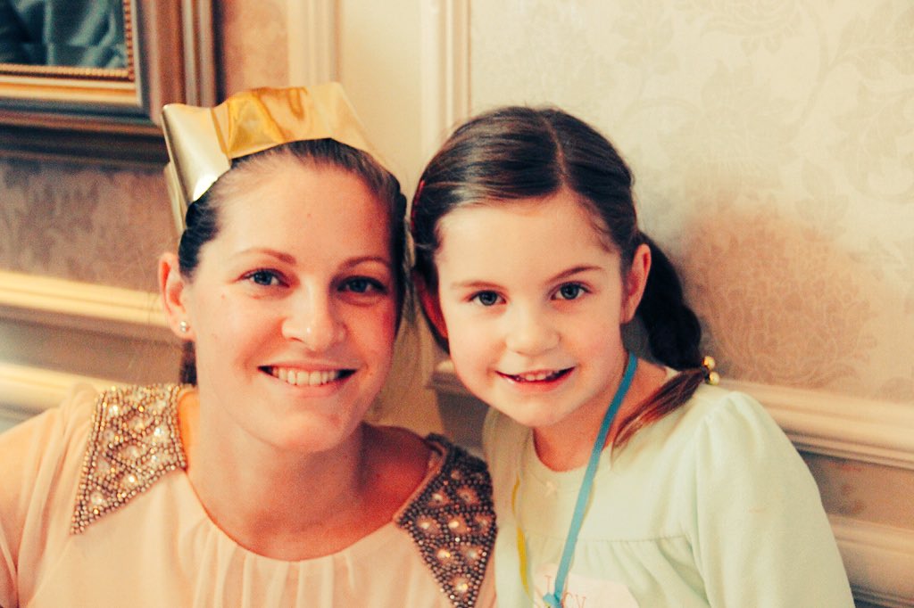 loveapolloarts's tweet image. Check out our #apolloarts #Facebook page for your @RockliffeHall photographs from Sunday Lunch with Santa! 🎅🏼🎁🎉