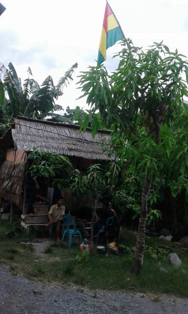 SarataReggae's tweet photo. ini tempat ngumpul kami bersama anak anak @utakelorasta dijalan Kedondong , lorong Anatapura, Palu Barat #uyyekaka https://t.co/uYfBFIYVcK