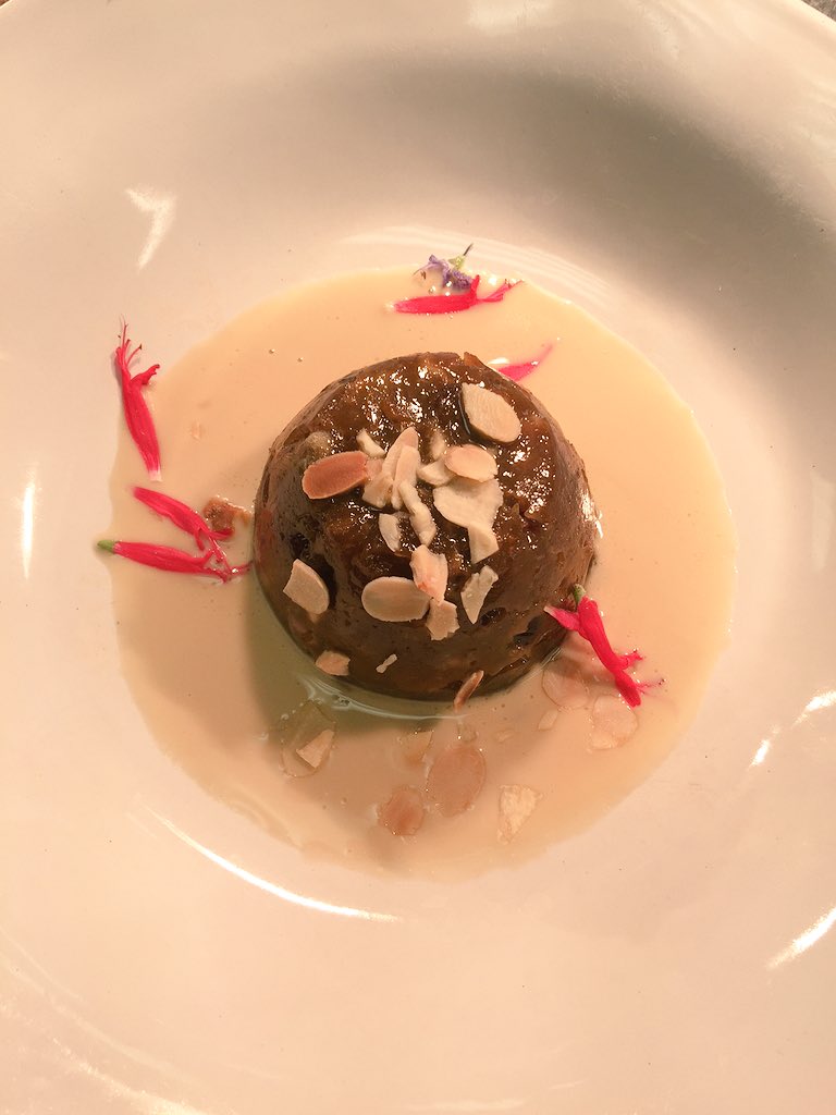 The_Pig_Hotel's tweet photo. Mince pies &amp; Emma's Xmas pudding with Brandy Sauce #onthemenu at The Beach- Chef James G https://t.co/mRueSFzuG4