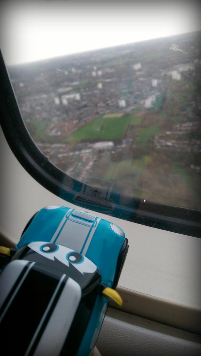 B008I3S's tweet image. Wow! One of our #FHcars went on a plane to #Ireland at the #weekend with @SarahFleetHire ! Looks like he had fun!