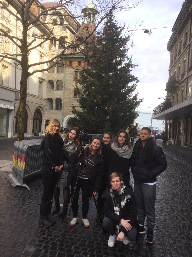 Les élèves de Polycom et de l'Ipac en reportage sur l'esprit de Noël #VivementNoël