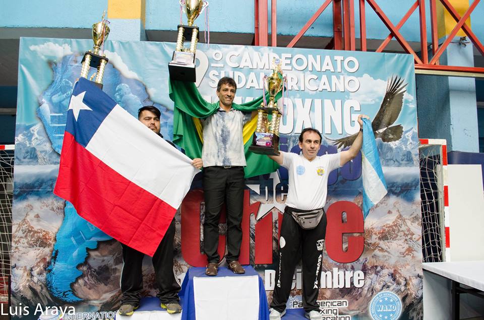 mutisoriginal's tweet photo. #ANDeportes #Kickboxing chileno en lo más alto #SudamericanoWAKO2015 2°. Lugar Medallero General #Sudamericano #WAKO https://t.co/cWdc8VgOyU