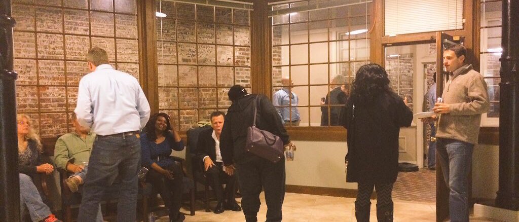 1000StoryStudio's tweet image. Hanging out after-hours with some out-of-town property investors.  
#AlwaysNetworking