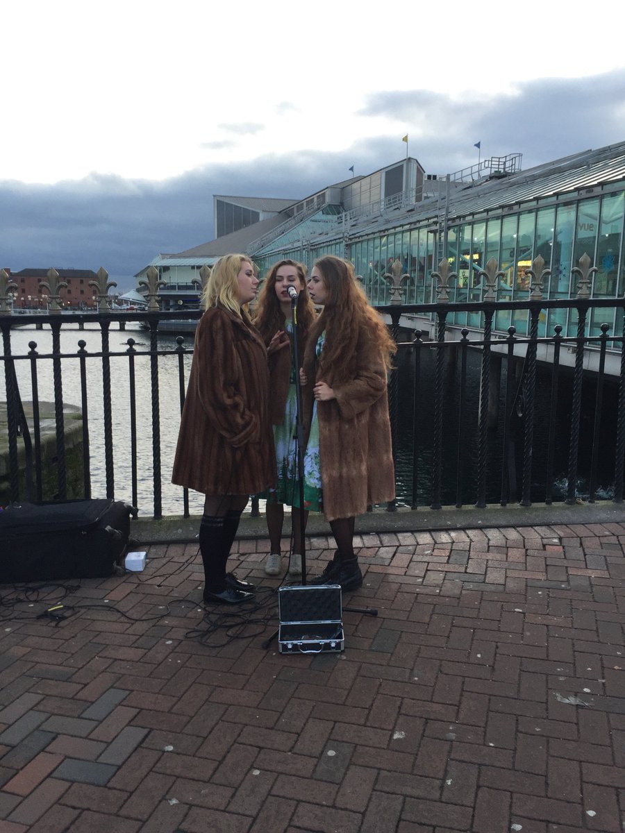On a day when HCC decide not to build a new music venue, these three youngsters are rocking it on Monument Bridge!