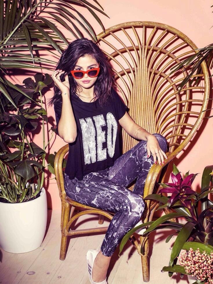 alIproudgomez's tweet photo. selena & @adidasneo the best combination you can have, thanks. size L. #adidasneo #neolover 😍🙈😍#WeHeartSelena https://t.co/sVEu564soH