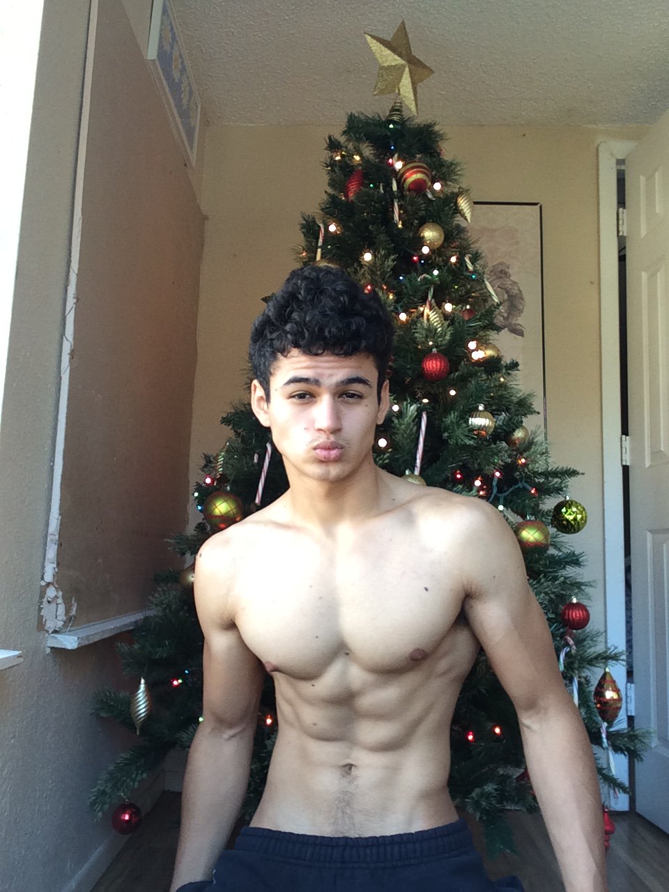 X 上的Jerry Cabrera：「ISNTRUCTIONS TO DEDICATED FANS 1) RETWEET 2) DO ***NOT**  COMMENT 3) RETWEEET AGAIN!!! t.coWe4Y98DhP3 <3 <3  t.couo2t8kNz7A」  X