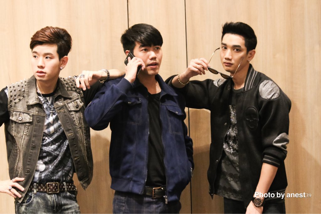 pakowma91's tweet photo. @MagicSpellz2 @poon157 @Af11May  สามพยางค์ https://t.co/c139MM9IS8