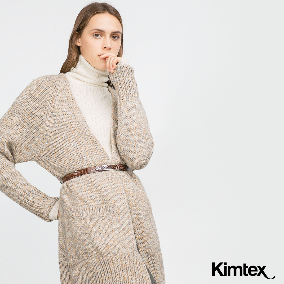 kimtextextile's tweet photo. Şallar, pançolar, kemerle kombinlenen atkılar derken aksesuar olarak her kış olduğu gibi zengin bir kış geçireceğiz. https://t.co/yOjCu9UX2V