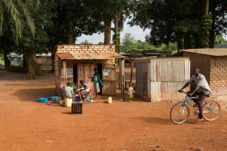 Hear_Congo's tweet photo. Thousands flee from #SouthSudan to the #DRC due to fights between rival groups. #arrowboys https://t.co/o0Wa6OSnTu https://t.co/NZKZ8DliYq