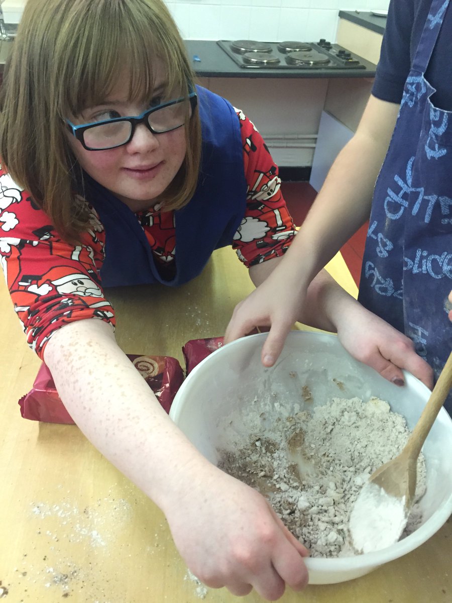 Sherbournetweet's tweet photo. Sherbourne Cookery Club in full swing this afternoon. #ChocolateLoversClub #XmasLog #BakeOff #MerryChristmas https://t.co/kbvcR2bMAG