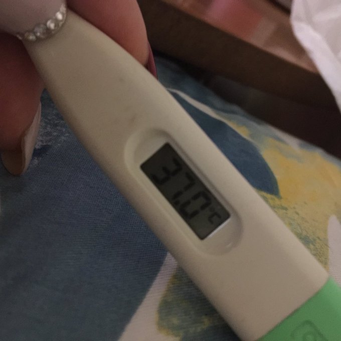 薬飲んでアイスノンして暖かくして寝ます 楽になってきたー(*'-'*) https://t.co/72soHTLW4R