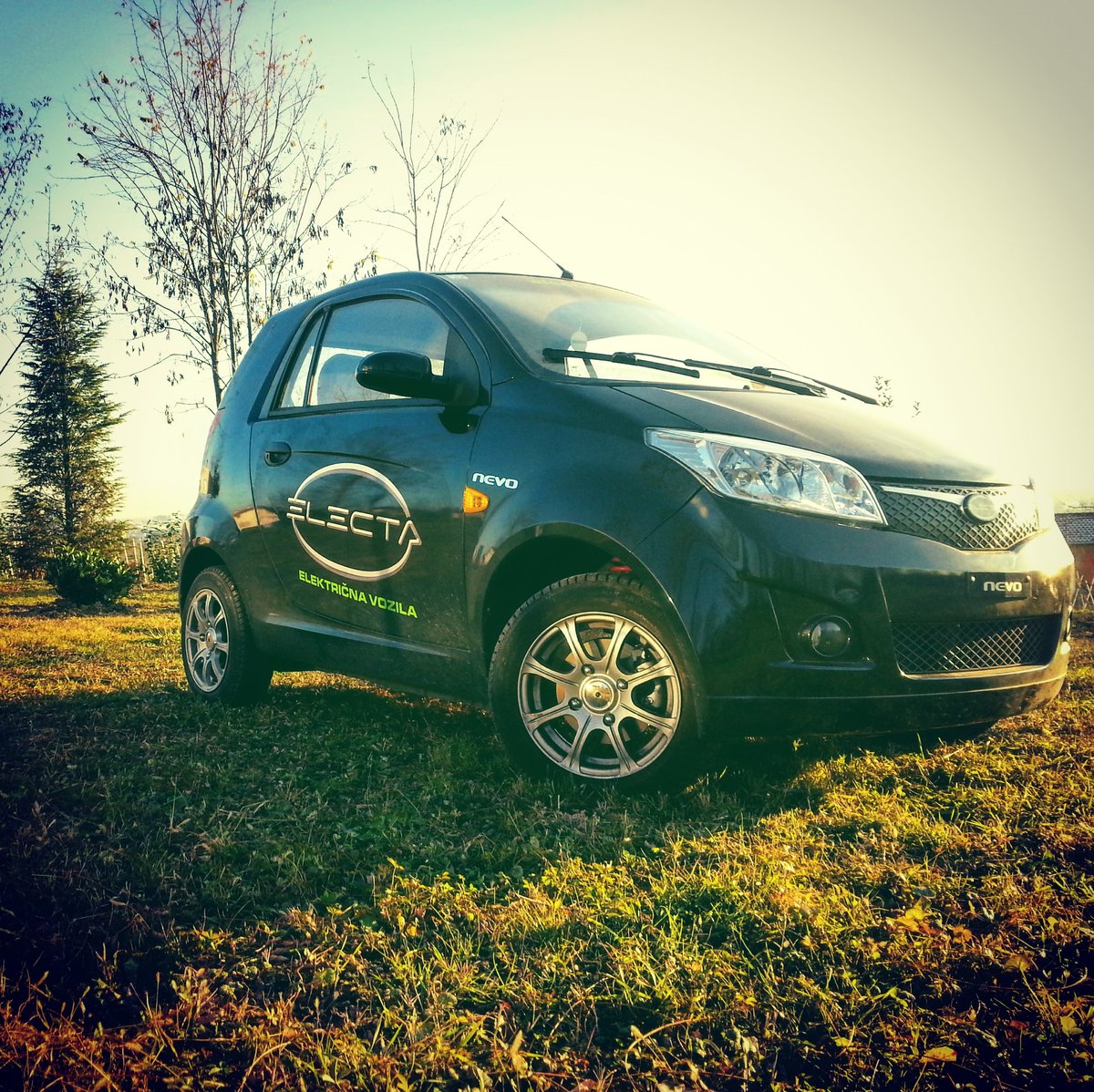 electa_ev's tweet photo. Nama je uvijek sunčano! #electa #electanevo #Zagreb #suncano https://t.co/3pHsaTiEvn