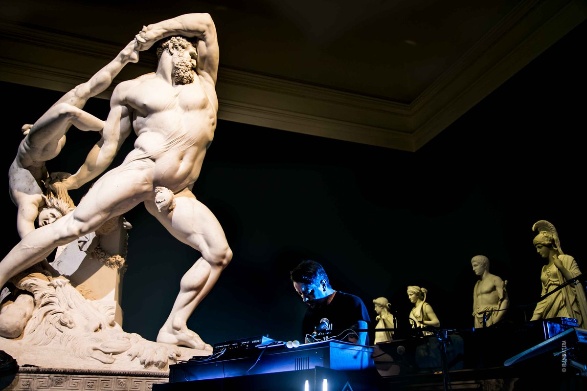 Lexus_Italia's tweet photo. Grazie @Dardust e @GNAM_ROMA per aver arricchito e trascinato #TheRXKeyExperience con #arte e #musica https://t.co/31gm1fycqQ