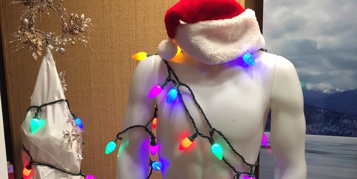 HistoricPropHfx's tweet photo. We're guessing this guy is a little chilly for our #NovaScotia weather ;)
#halifax @andcolwell https://t.co/PhGNrJE0cW