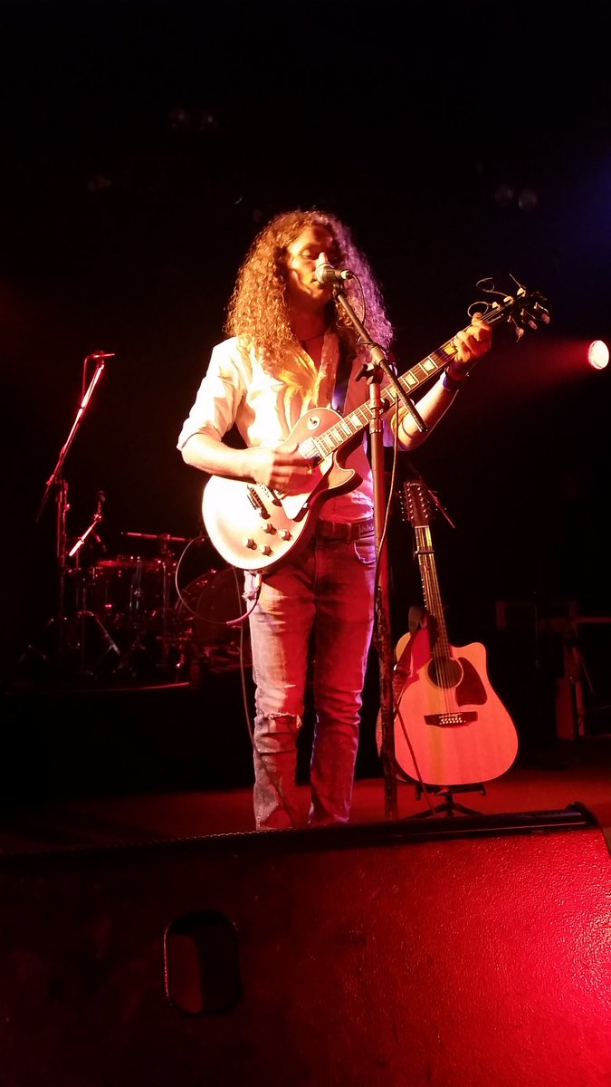 JeffreyWasHeree's tweet photo. Thanks @JimmyTheButt for being absolutely amazeballs tonight, you rocked!
Now time to train it home 😥 😩 
Night 😙 https://t.co/RDdnxnUj5G