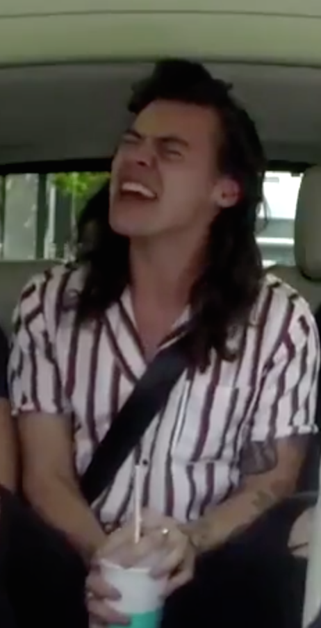 nika_canter's tweet photo. когда в машине по радио услышал любимую песню:

#VideoMTV2015 One Direction #1DCarpoolKaraoke https://t.co/MMhxbjfs3J