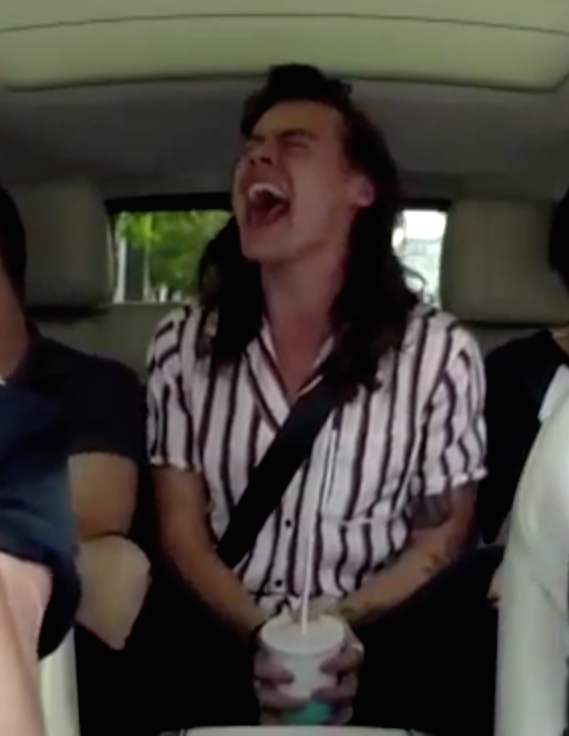 nika_canter's tweet photo. когда в машине по радио услышал любимую песню:

#VideoMTV2015 One Direction #1DCarpoolKaraoke https://t.co/MMhxbjfs3J