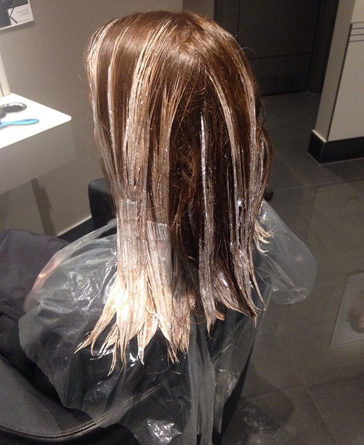 KennadysSalon's tweet photo. One of our lovely clients having balayage by @AlexGarcia3399 at the salon.  To book appointments  📞 01277353790. https://t.co/HHwKmpC9nn