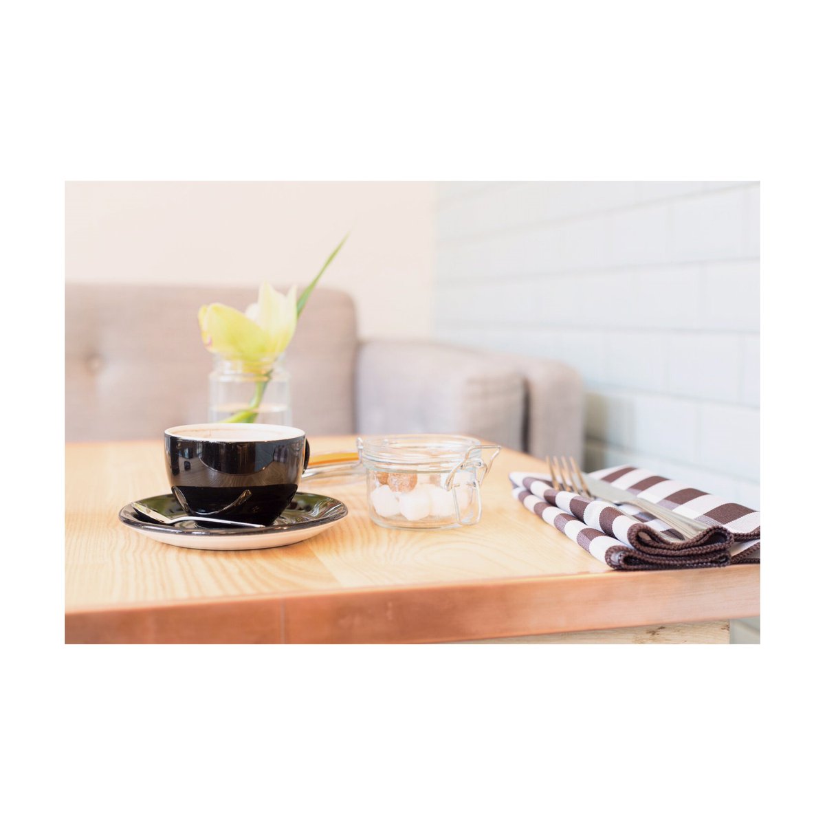 evelynscafebar's tweet photo. The perfect set-up for a productive afternoon 📝 We have wifi, tables, plugs &amp; coffee! #WhatMoreCouldYouNeed!😊 https://t.co/mY5ZKerDRP