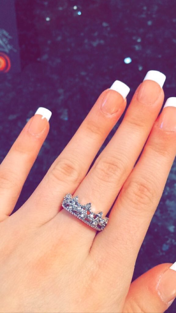 SunsetJeweIry's tweet photo. 🎄Christmas Sale🎄

Our princess ring is on sale for $12.99! Get one while they last!🎅🏼

Shop: https://t.co/LRC10NZQAF https://t.co/tkBPPWKaTa